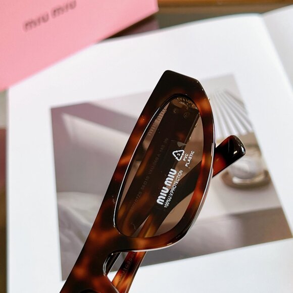 ?✨miumiu  sunglasses main image 5